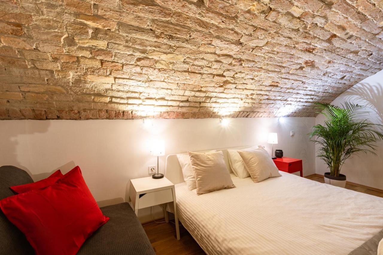 Modern Stylish Apartment @ Superb Central Location Budapest Esterno foto